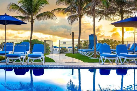 Condo in Sunny Isles Beach, Florida, 1 bedroom  № 1709907 - photo 22