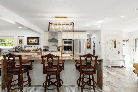 House in Tampa, Florida 4 bedrooms, 202.16 sq.m. № 1637569 - photo 10