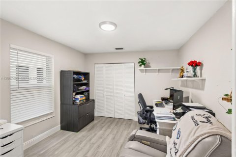 Villa ou maison à vendre à Doral, Floride: 4 chambres, 242.85 m2 № 2285792 - photo 28