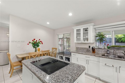 Villa ou maison à vendre à Doral, Floride: 4 chambres, 242.85 m2 № 2285792 - photo 18