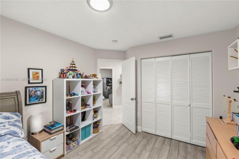 Villa ou maison à vendre à Doral, Floride: 4 chambres, 242.85 m2 № 2285792 - photo 24