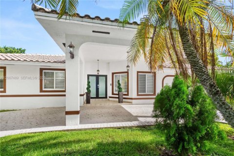 Villa ou maison à vendre à Doral, Floride: 4 chambres, 242.85 m2 № 2285792 - photo 3