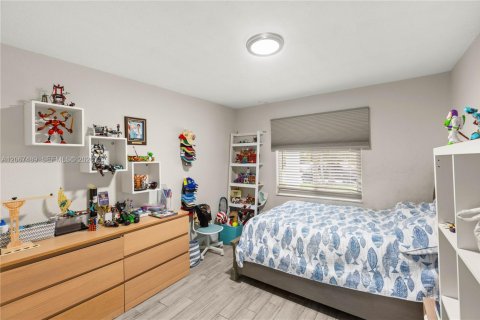 Villa ou maison à vendre à Doral, Floride: 4 chambres, 242.85 m2 № 2285792 - photo 23