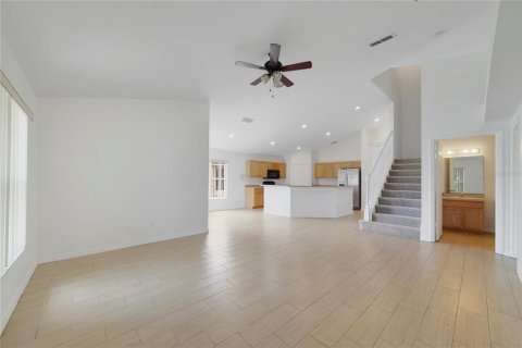 Villa ou maison à vendre à Kissimmee, Floride: 4 chambres, 221.39 m2 № 2149095 - photo 3