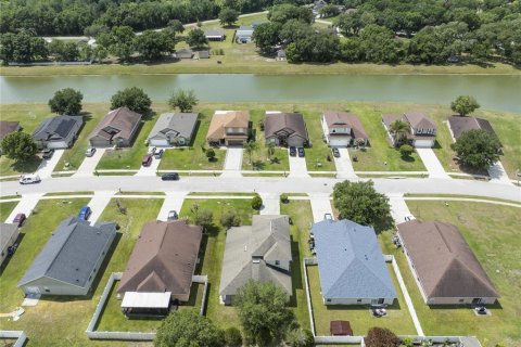 Villa ou maison à vendre à Kissimmee, Floride: 4 chambres, 221.39 m2 № 2149095 - photo 24