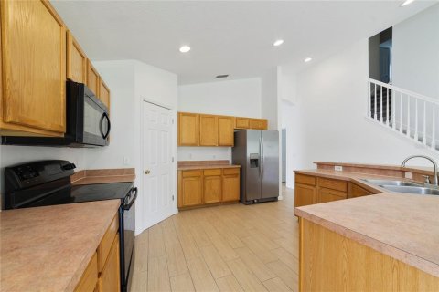 Villa ou maison à vendre à Kissimmee, Floride: 4 chambres, 221.39 m2 № 2149095 - photo 10
