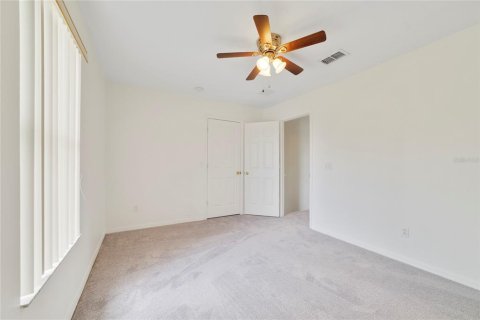 Villa ou maison à vendre à Kissimmee, Floride: 4 chambres, 221.39 m2 № 2149095 - photo 19