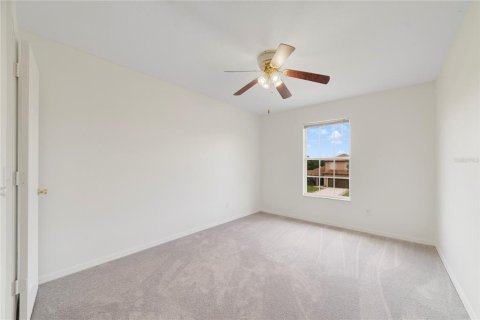 Villa ou maison à vendre à Kissimmee, Floride: 4 chambres, 221.39 m2 № 2149095 - photo 17