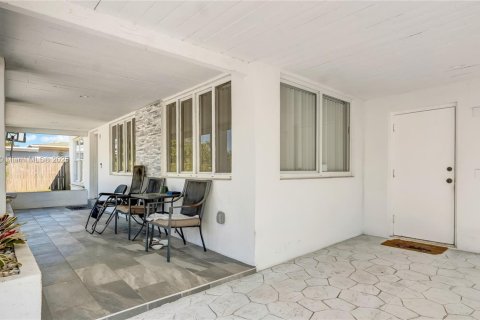 House in Fort Lauderdale, Florida 3 bedrooms, 165.37 sq.m. № 1695536 - photo 25
