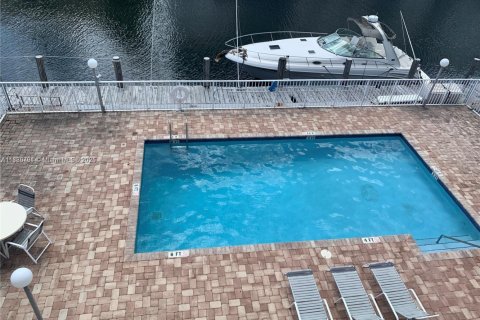 Condominio en alquiler en North Miami Beach, Florida, 2 dormitorios, 72.93 m2 № 1932699 - foto 8
