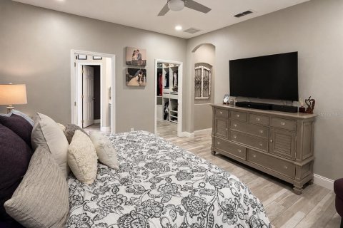 House in Orlando, Florida 4 bedrooms, 167.78 sq.m. № 2222580 - photo 12