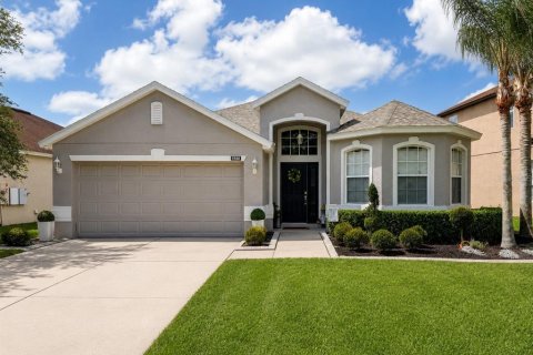 House in Orlando, Florida 4 bedrooms, 167.78 sq.m. № 2222580