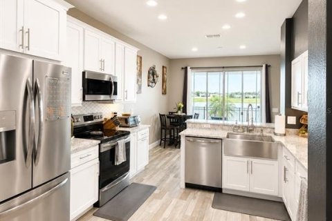House in Orlando, Florida 4 bedrooms, 167.78 sq.m. № 2222580 - photo 6