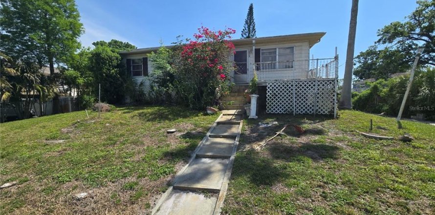 House in Oldsmar, Florida 5 bedrooms, 238.94 sq.m. № 1624988