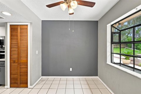 House in Deltona, Florida 3 bedrooms, 130.34 sq.m. № 2305896 - photo 11