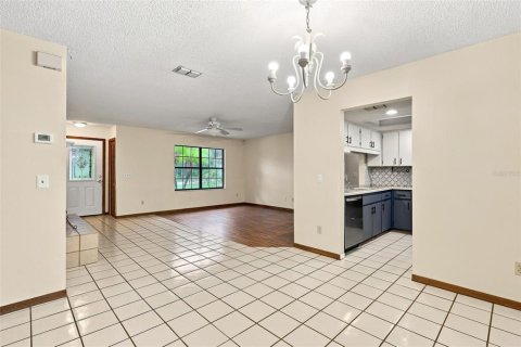 House in Deltona, Florida 3 bedrooms, 130.34 sq.m. № 2305896 - photo 21
