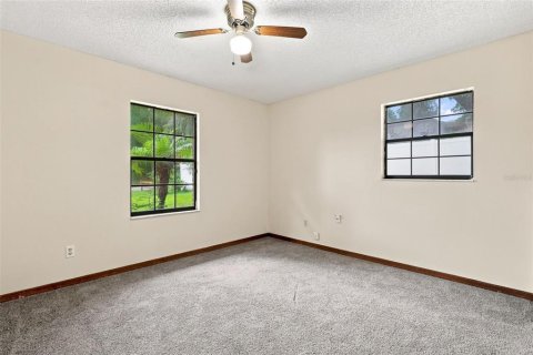 House in Deltona, Florida 3 bedrooms, 130.34 sq.m. № 2305896 - photo 27
