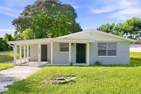 House in Winter Haven, Florida 3 bedrooms, 92.9 sq.m. № 2380667