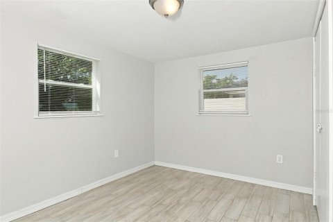 House in Winter Haven, Florida 3 bedrooms, 92.9 sq.m. № 2380667 - photo 8