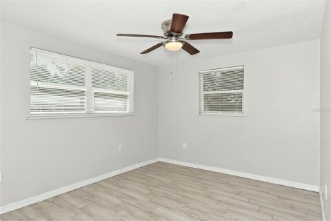 House in Winter Haven, Florida 3 bedrooms, 92.9 sq.m. № 2380667 - photo 7