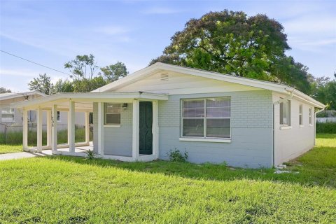 House in Winter Haven, Florida 3 bedrooms, 92.9 sq.m. № 2380667 - photo 2