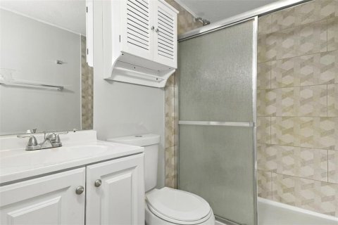 House in Winter Haven, Florida 3 bedrooms, 92.9 sq.m. № 2380667 - photo 14