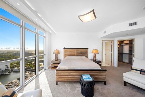 Condo in North Miami Beach, Florida, 2 bedrooms  № 2045806 - photo 11