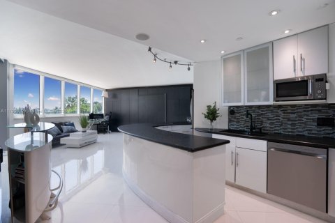 Купить кондоминиум в Майами-Бич, Флорида 2 спальни, 137.87м2, № 2020942 - фото 2