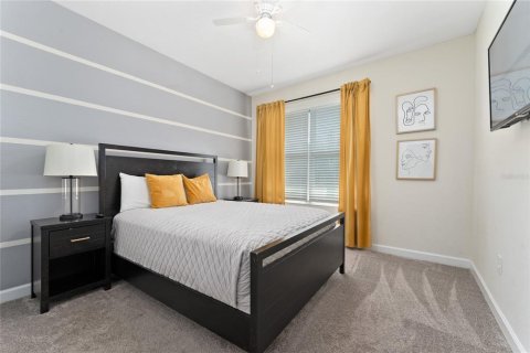 Villa ou maison à vendre à Kissimmee, Floride: 5 chambres, 305.83 m2 № 2108584 - photo 5