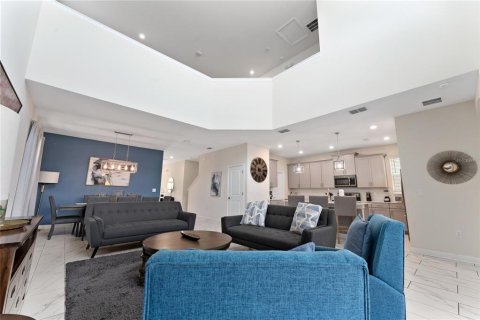 Villa ou maison à vendre à Kissimmee, Floride: 5 chambres, 305.83 m2 № 2108584 - photo 10