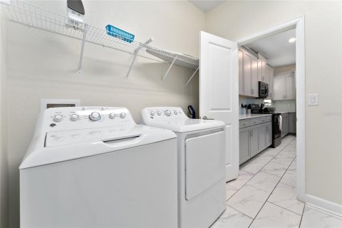 Villa ou maison à vendre à Kissimmee, Floride: 5 chambres, 305.83 m2 № 2108584 - photo 12