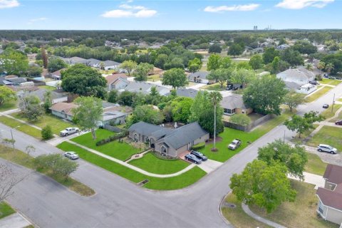 House in Orlando, Florida 3 bedrooms, 178.93 sq.m. № 2206693 - photo 30