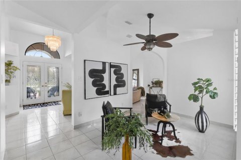 House in Orlando, Florida 3 bedrooms, 178.93 sq.m. № 2206693 - photo 8