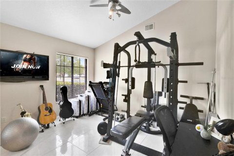 House in Orlando, Florida 3 bedrooms, 178.93 sq.m. № 2206693 - photo 21