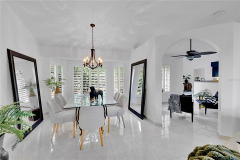 House in Orlando, Florida 3 bedrooms, 178.93 sq.m. № 2206693 - photo 7