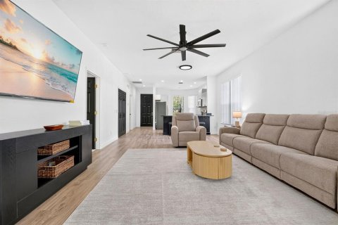 Villa ou maison à vendre à Sarasota, Floride: 2 chambres, 111.76 m2 № 2436798 - photo 13