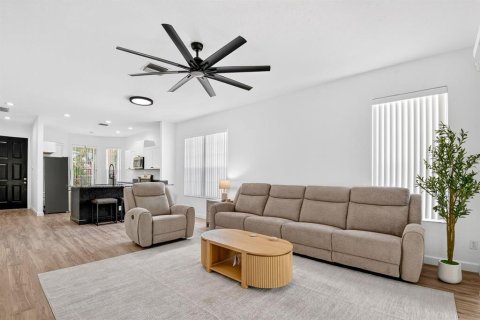 Villa ou maison à vendre à Sarasota, Floride: 2 chambres, 111.76 m2 № 2436798 - photo 11
