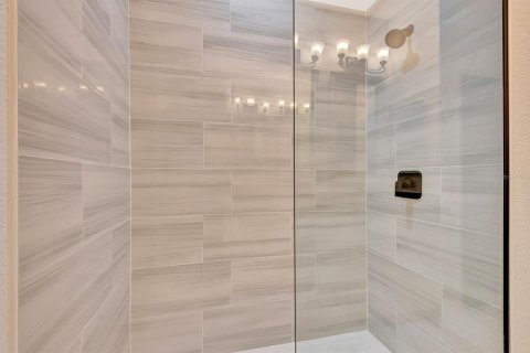Villa ou maison à vendre à Sarasota, Floride: 2 chambres, 111.76 m2 № 2436798 - photo 17