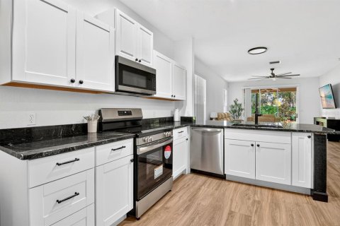 Villa ou maison à vendre à Sarasota, Floride: 2 chambres, 111.76 m2 № 2436798 - photo 19