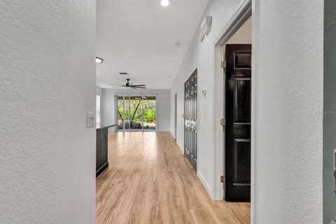 Villa ou maison à vendre à Sarasota, Floride: 2 chambres, 111.76 m2 № 2436798 - photo 4
