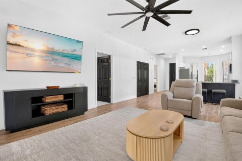 Villa ou maison à vendre à Sarasota, Floride: 2 chambres, 111.76 m2 № 2436798 - photo 18