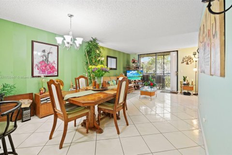 Condo in Pembroke Pines, Florida, 1 bedroom  № 1484207 - photo 5