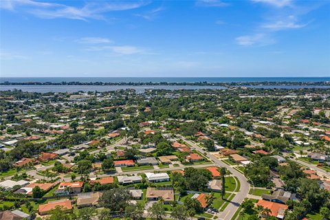 House in Sarasota, Florida 4 bedrooms, 176.42 sq.m. № 2393664 - photo 4