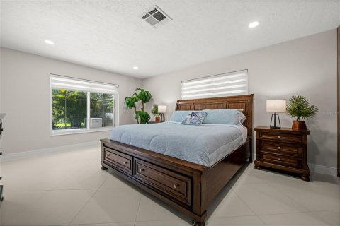 House in Sarasota, Florida 4 bedrooms, 176.42 sq.m. № 2393664 - photo 16