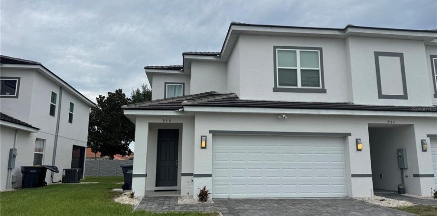 Townhouse in Kissimmee, Florida 5 bedrooms, 201.78 sq.m. № 2100910