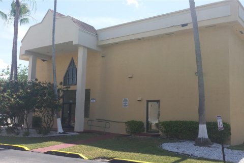 Copropriété à vendre à Miami, Floride: 2 chambres, 89.93 m2 № 1862811 - photo 3