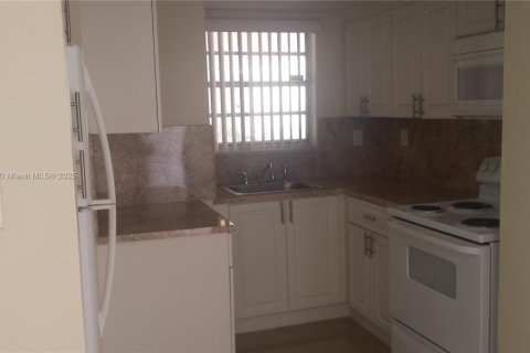 Copropriété à vendre à Miami, Floride: 2 chambres, 89.93 m2 № 1862811 - photo 10