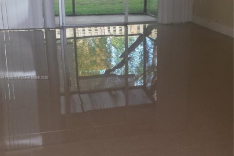 Copropriété à vendre à Miami, Floride: 2 chambres, 89.93 m2 № 1862811 - photo 14
