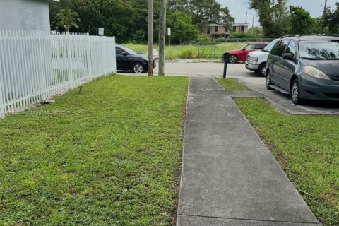 Casa en venta en Miami, Florida, 4 dormitorios, 127.18 m2 № 2034694 - foto 6