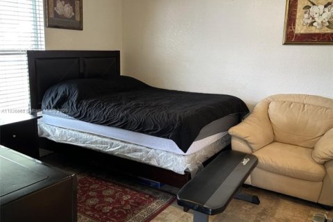 Casa en venta en Miami, Florida, 4 dormitorios, 127.18 m2 № 2034694 - foto 20